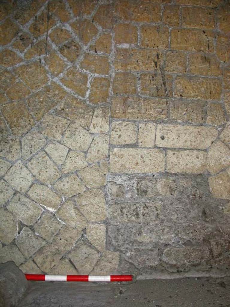 V.6, Herculaneum. September 2003. Detail of blocked doorway in east wall of shop-room.
Photo courtesy of Nicolas Monteix.